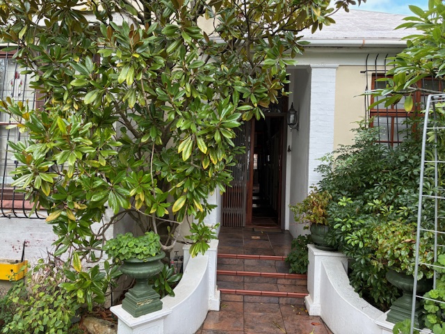 4 Bedroom Property for Sale in Green Point Western Cape